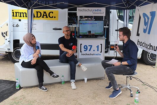 Panel zum Thema "Vielfalt in der Gesellschaft" mit Hatice Kahraman und Stanley Vitte, moderiert von Tim Neumann.