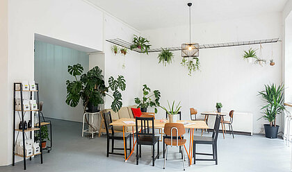 Workspace und ein Ort zum Kaffee trinken (Foto: Annika Bethan)