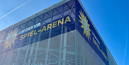 Auf dem Bild sieht man die Merkur-Spiel-Arena in Düsseldorf