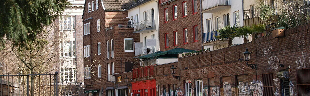 Auf dem Foto sieht man die Josef-Wimmer-Gasse in Düsseldorf (Foto: Michelle Pieczyk)