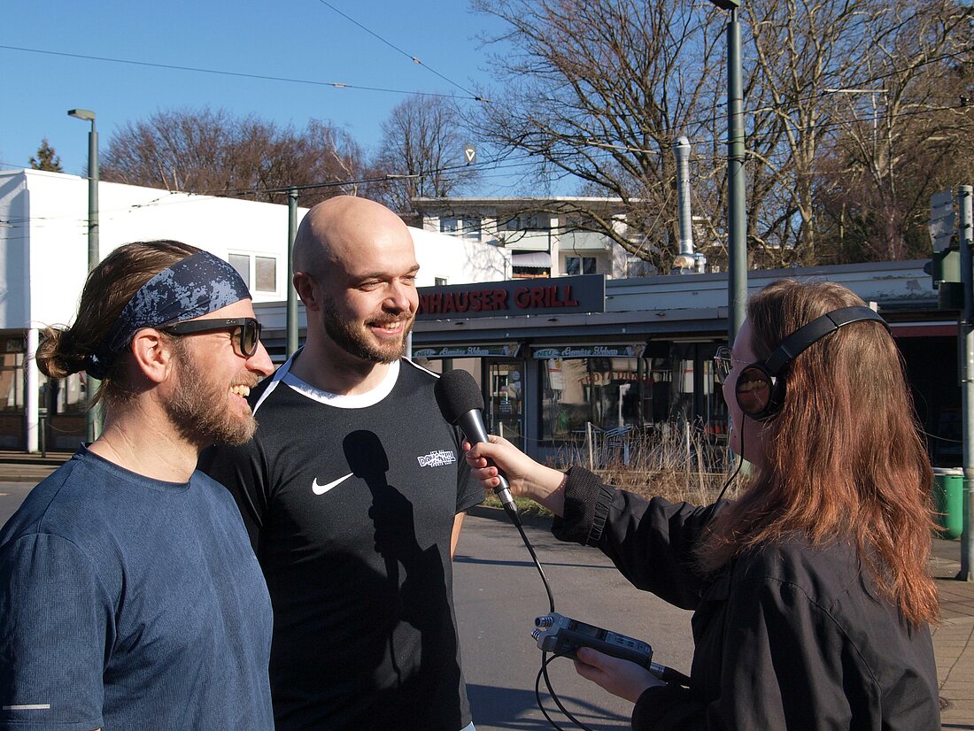 Auf dem Bild sieht man Florian und Tom im Interview mit hochschulradio düsseldorf