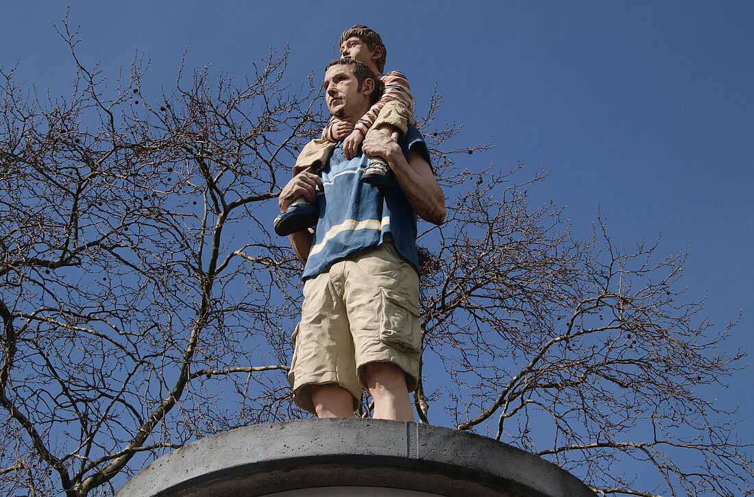"Vater&Sohn" auf der Oststraße inmitten von Little Tokio (Foto: Michelle Pieczyk) 