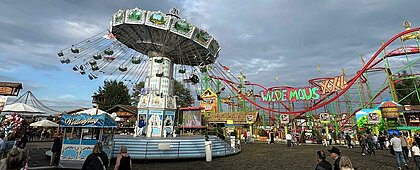 Die Rheinkirmes in Düsseldorf. (Foto: Valeska Ridzewski) Auf dem Bild ist die Rheinkirmes in Düsseldorf zu sehen.