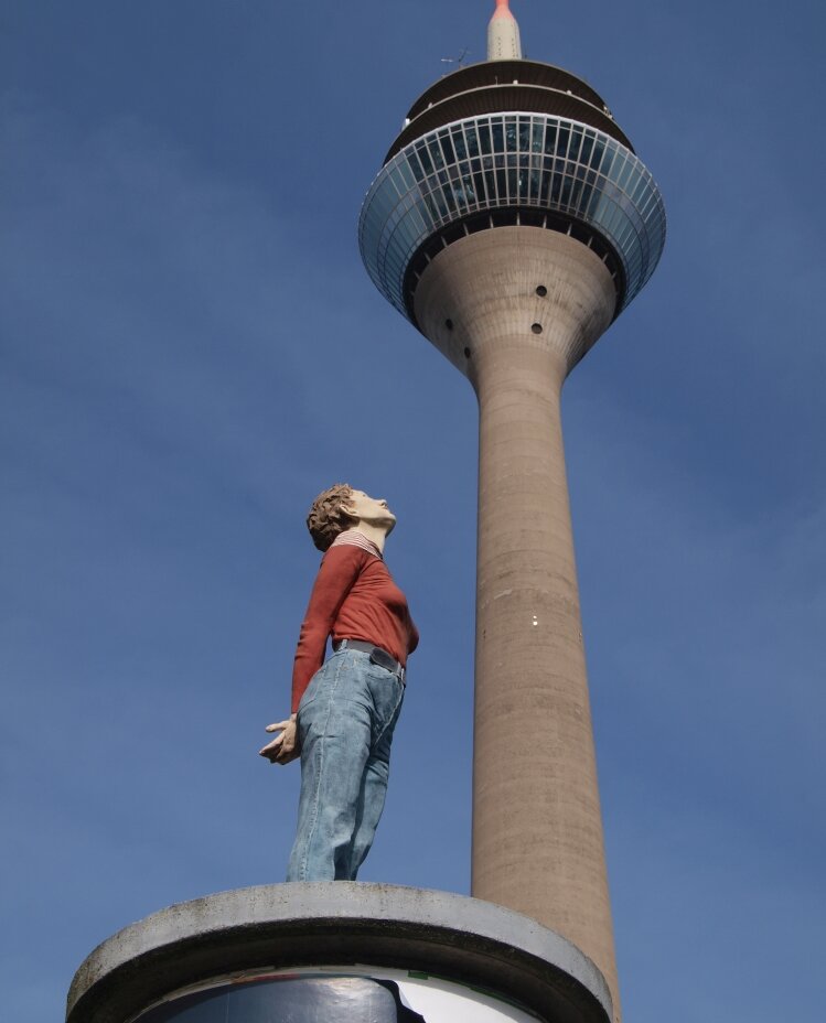 "Marlies" am Medienhafen vor dem WDR Gebäude (Foto: Michelle Pieczyk)