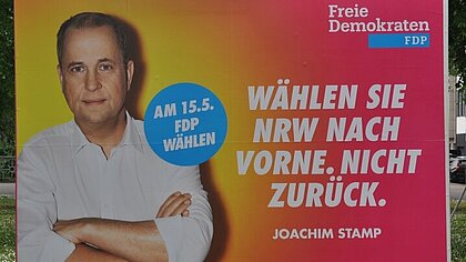 Ein Wahlplakat der FDP für die Landtagswahl in NRW