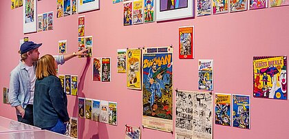 Blick in die Superheroes Ausstellung im NRW Forum. (Foto: Anne Orthen) Auf dem Foto ist ein Teil der Superheroes Ausstellung im NRW Forum zu sehen.
