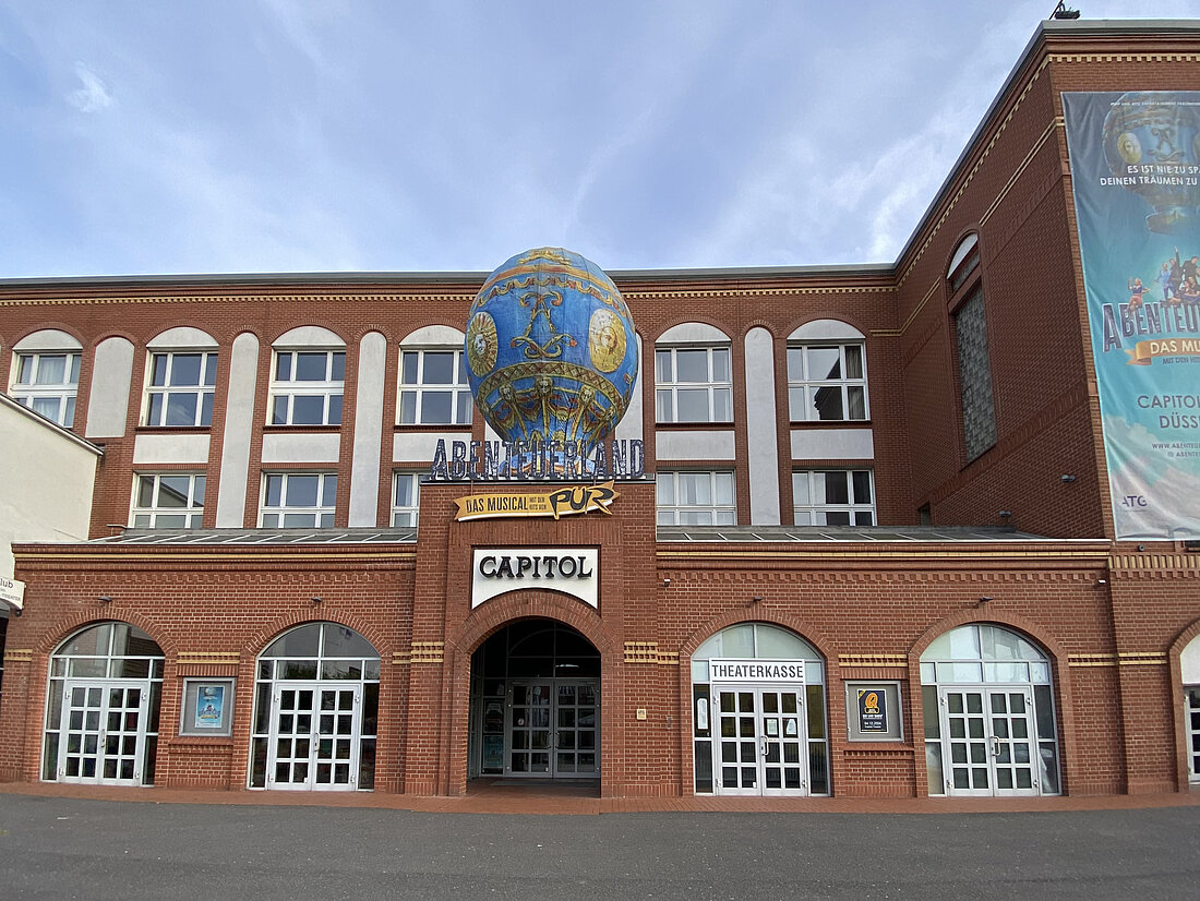 Hier sieht man das Capitol Theater.