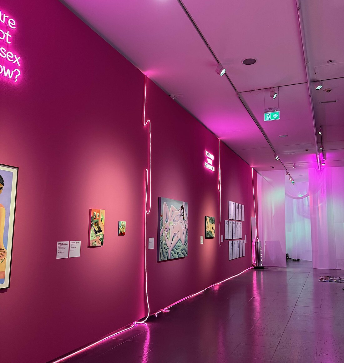 Das Bild zeigt einen Blick in die Ausstellung