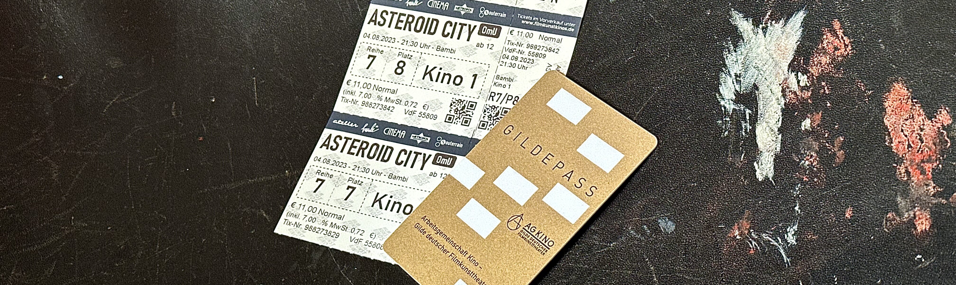 Aif dem Bild sieht man Kinokarten und den Gildepass (Foto Lieselotte Hahn)