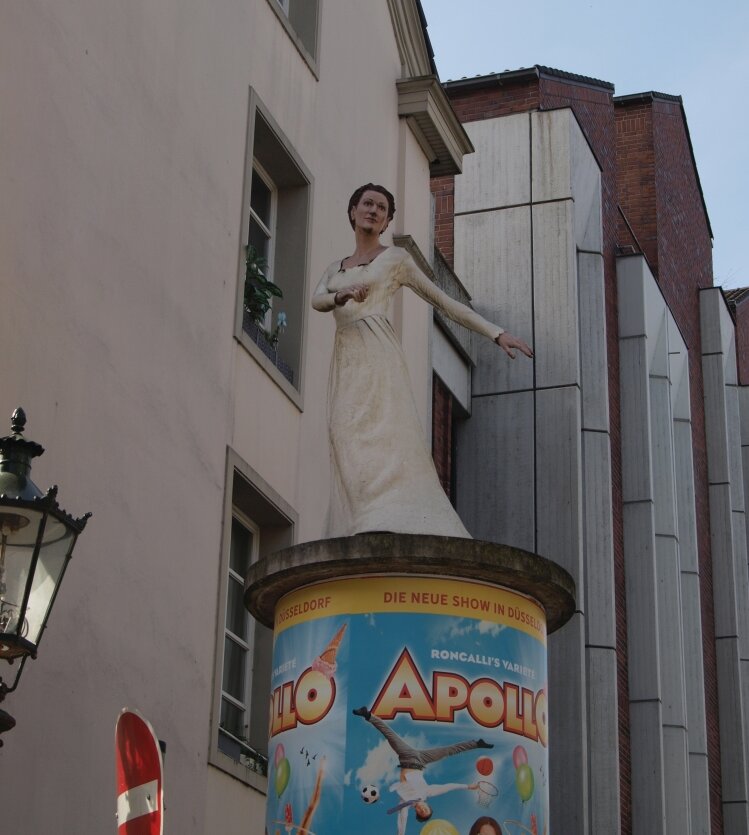 "Die Braut" in die Schulstraße Richtung Altstadt (Foto: Michelle Pieczyk)