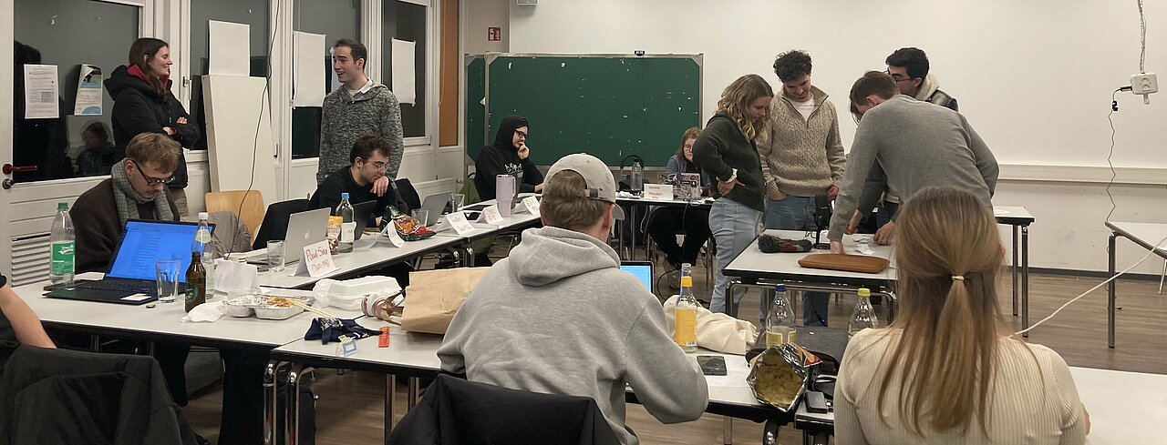 Mitglieder des Studierendenparlaments während der Sitzung