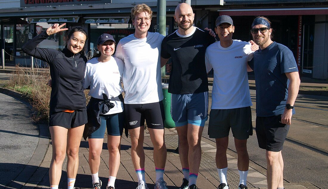 Auf dem Bild sieht man die Läufergruppe von dem Lauf zur U75