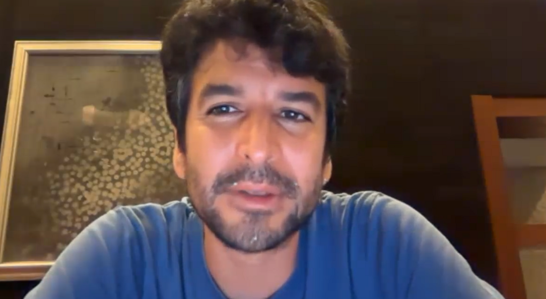 Hier sieht man Dr. Uriel Urquiza-García in einem online interview.