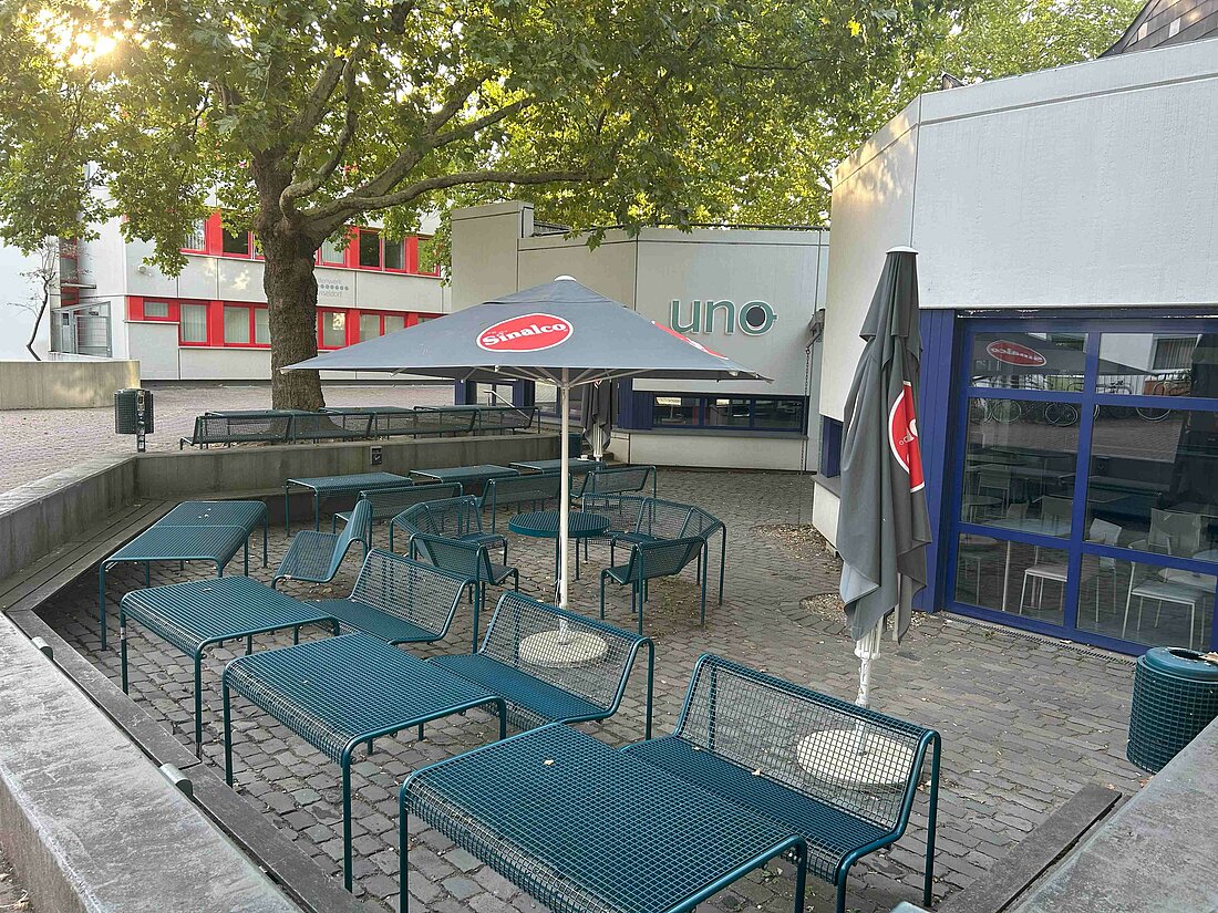 Auf dem Bild sieht man das Café Bistro Uno an der Heine-Uni (Foto: Lena Sorgalla)