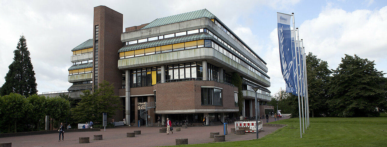 Die Universitäts- und Landesbibliothek (Bild: HHU/Ivo Mayer) Die Universitäts- und Landesbibliothek