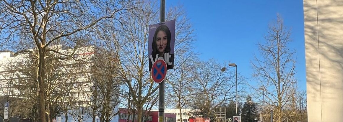Wahlplakate an der Uni. (Foto: Valeska Ridzewski) Auf dem Bild sind die Wahlplakate an der Uni zu sehen.