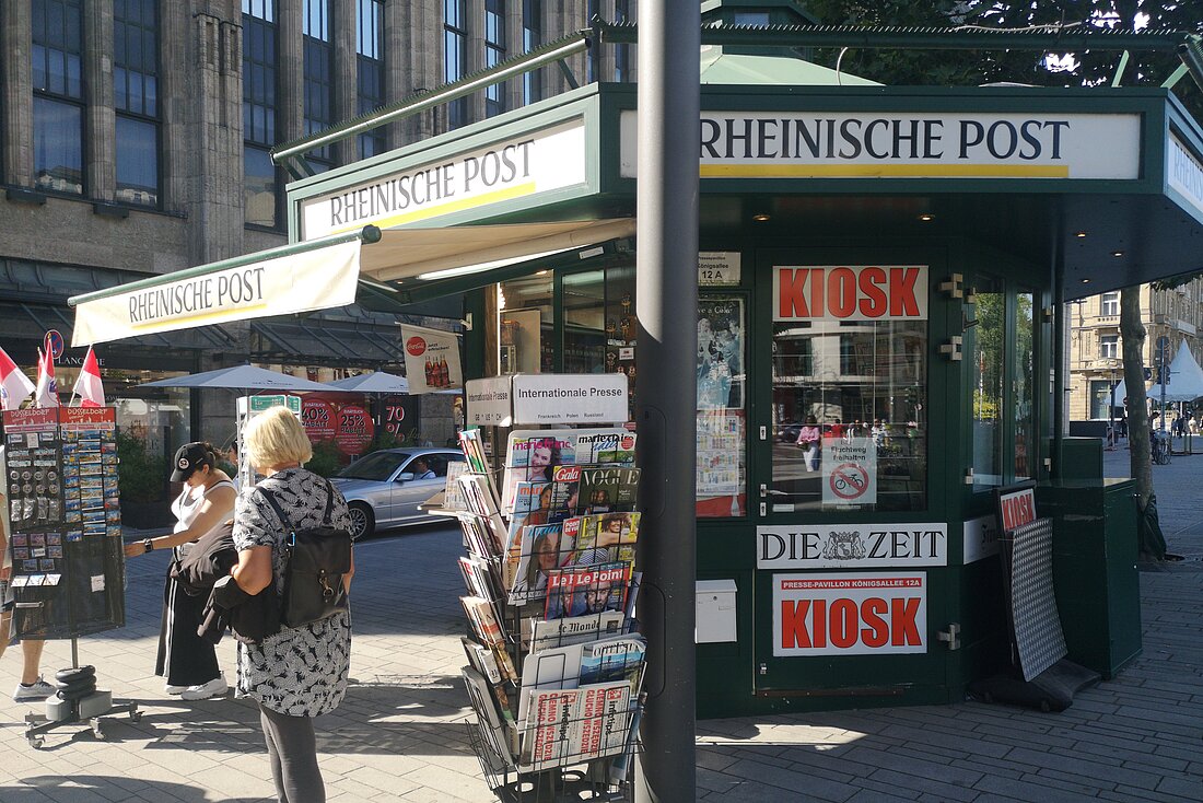 Man sieht einen freistehendes Kiosk in Pavillon-Form.